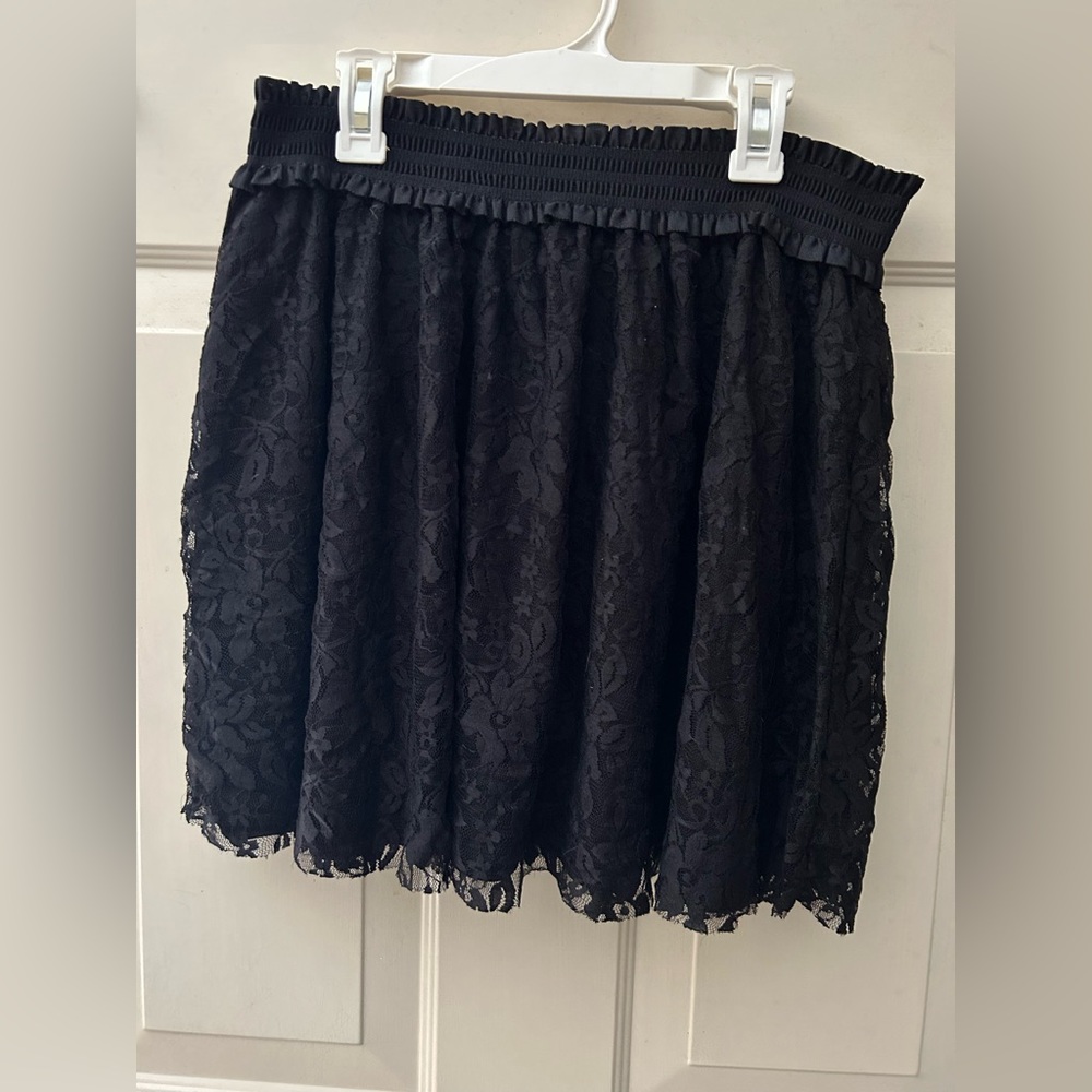 Black lace elastic skater mini skirt